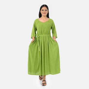 - Maisi Smocked Crepe Midi Dress with Waist Belt (One Size) - Apple Green