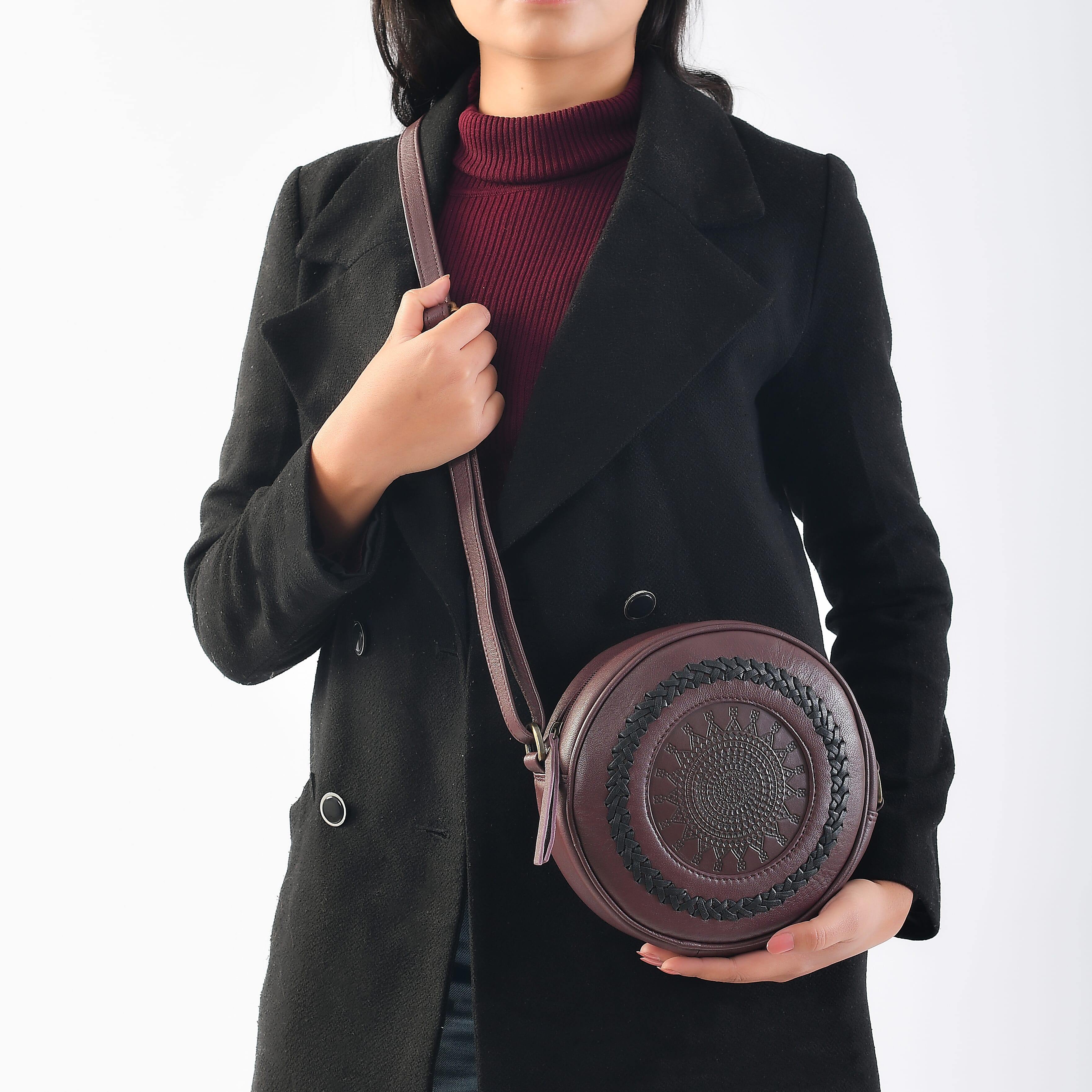 100% Genuine Leather Weaving Round Crossbody Bag - Burgundy