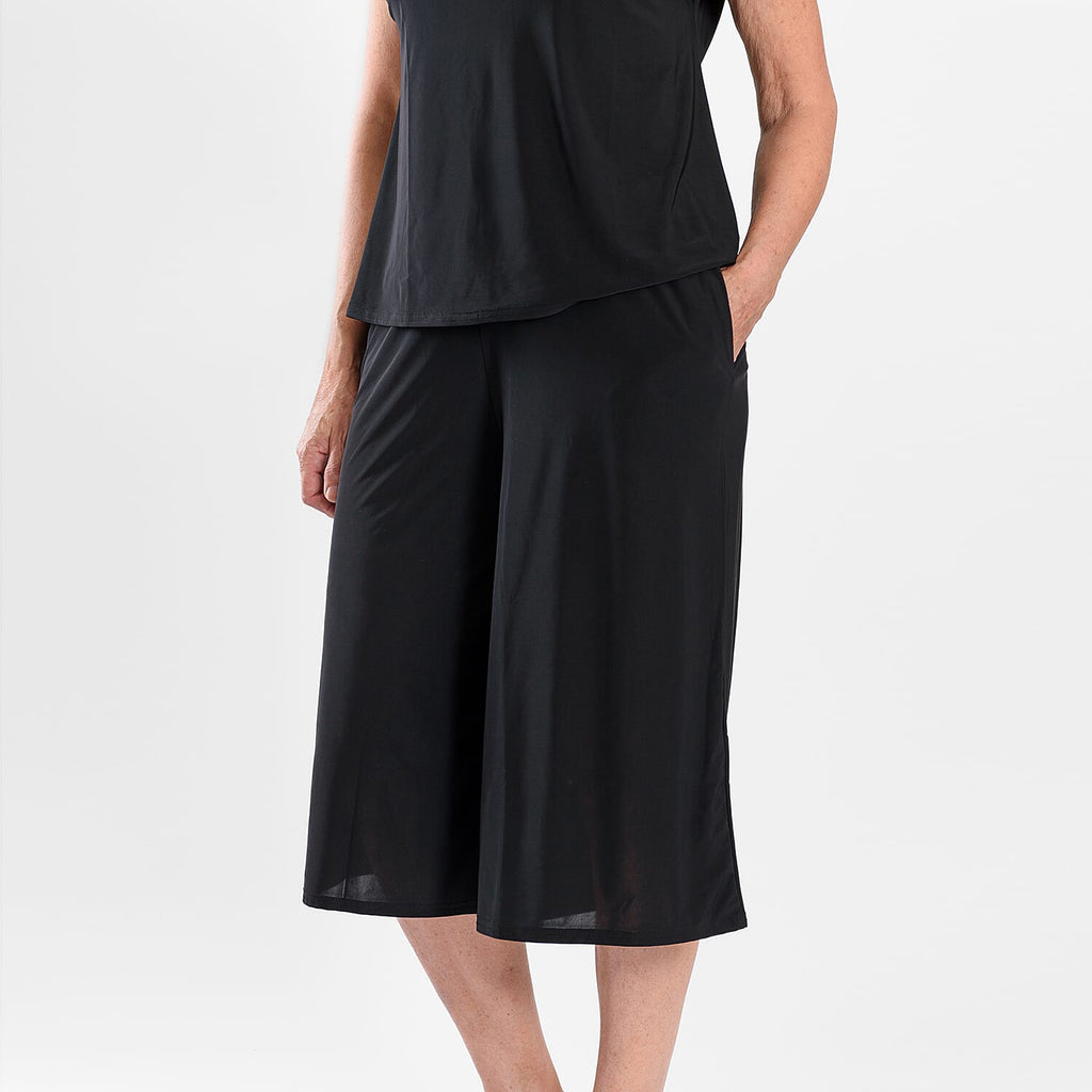 Firenzaa 2 Piece Set with Stretchable Jersey top and Long Shorts(Size M) - Black