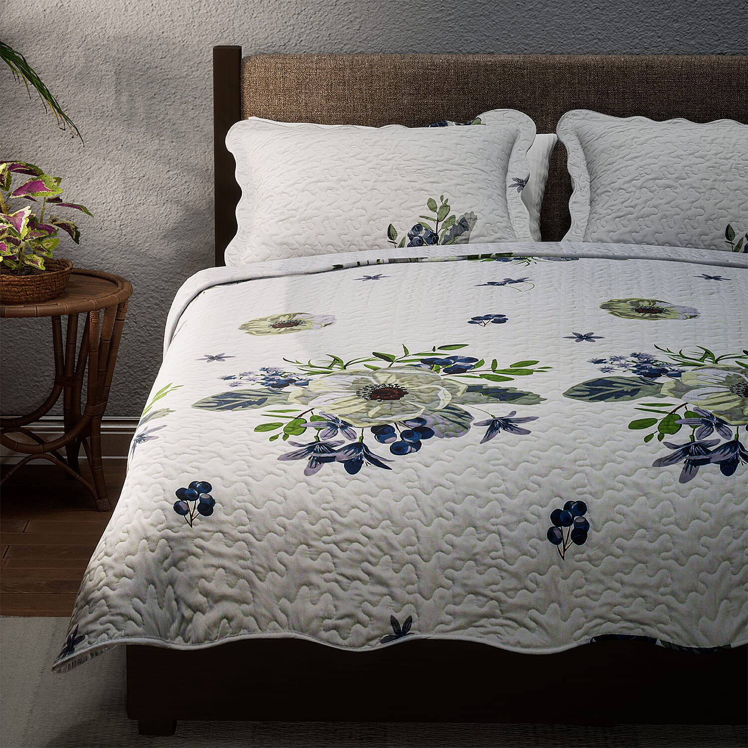 Flowers in Bloom- Summer Quilt with 2 Pillowcases (King Size) - White and Green