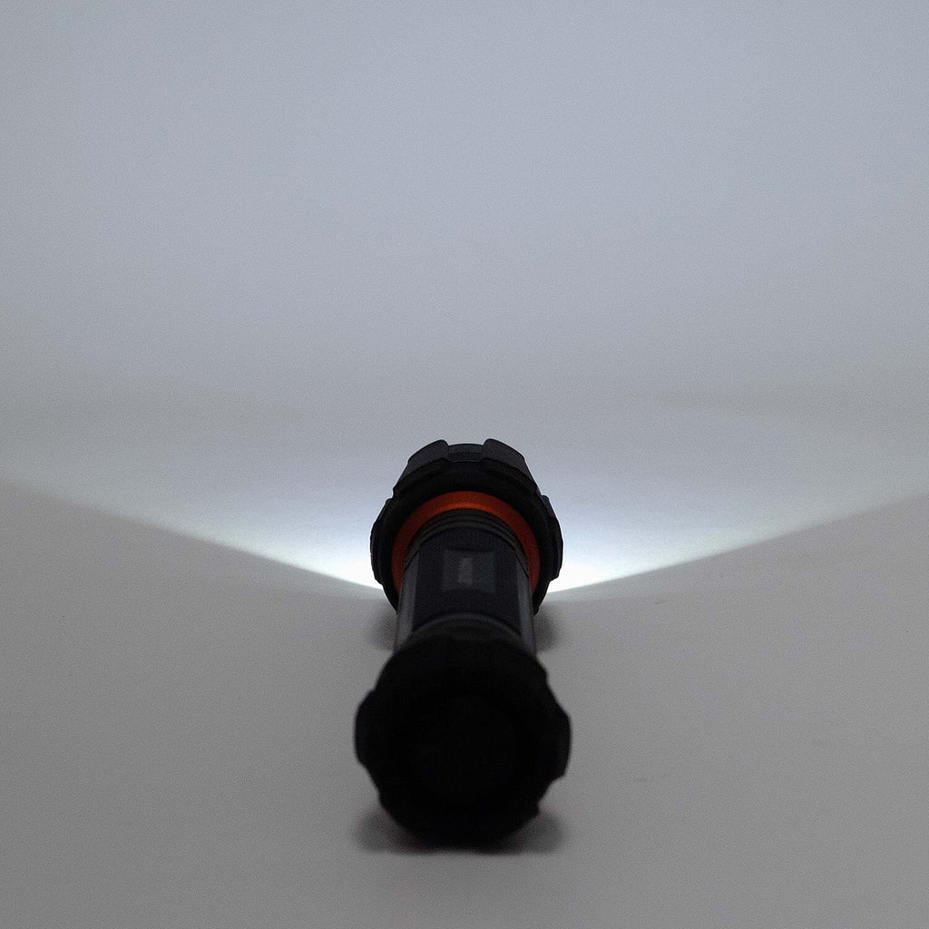 Maximus 3W LED Flashlight 255 Lumen Power (4 light modes) (Duracell Batteries inc.)