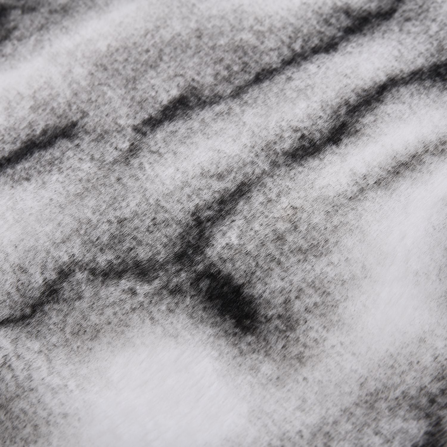 Super Soft Faux Chinchilla Fur Double Layer Blanket with Sherpa Lining (Size 200x150 cm) - White_7133372_6