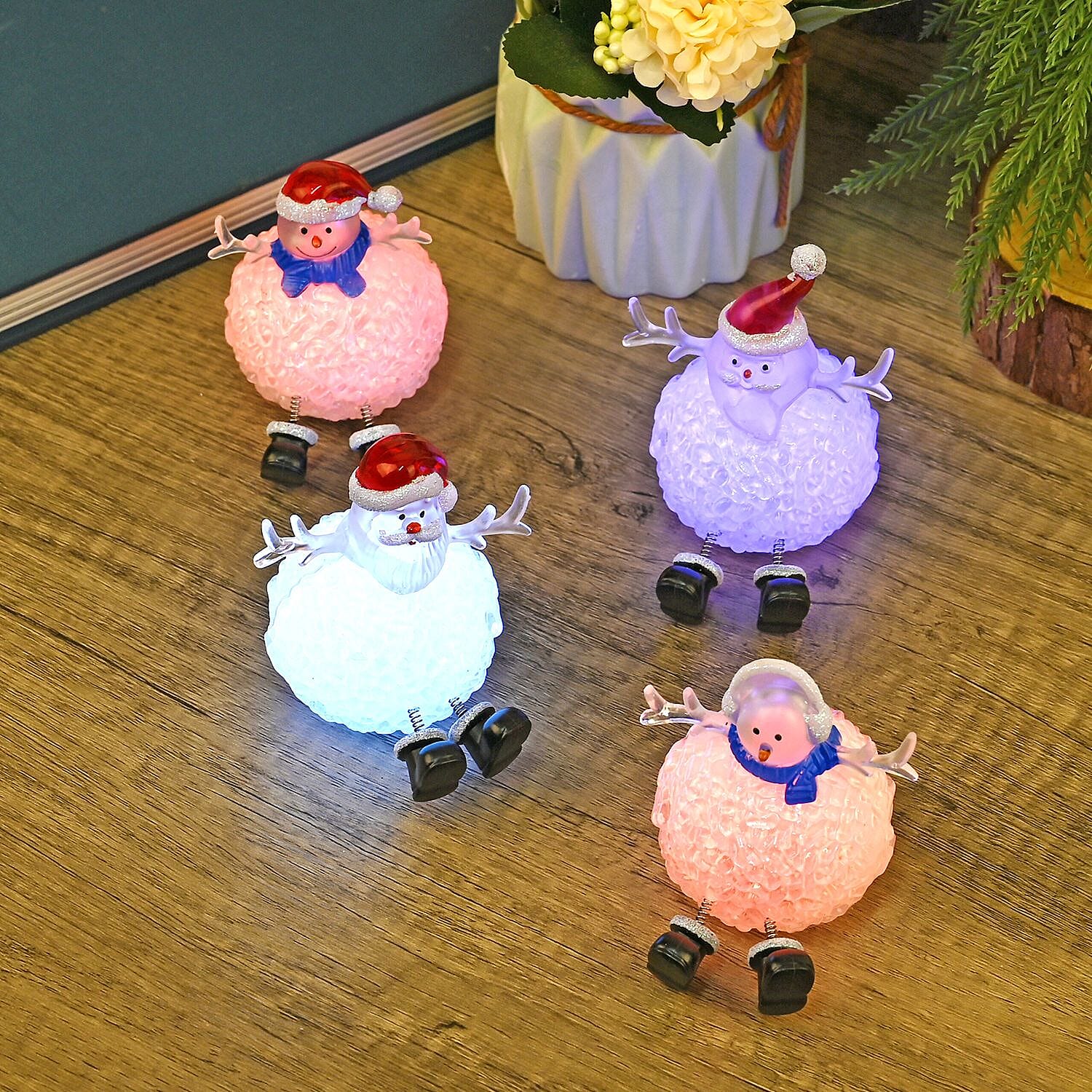 Set of 4 Battery Operated Lighted Santa Gnome Christmas Decor Lights, (Size: 7x7x8 cm)_7572219_1