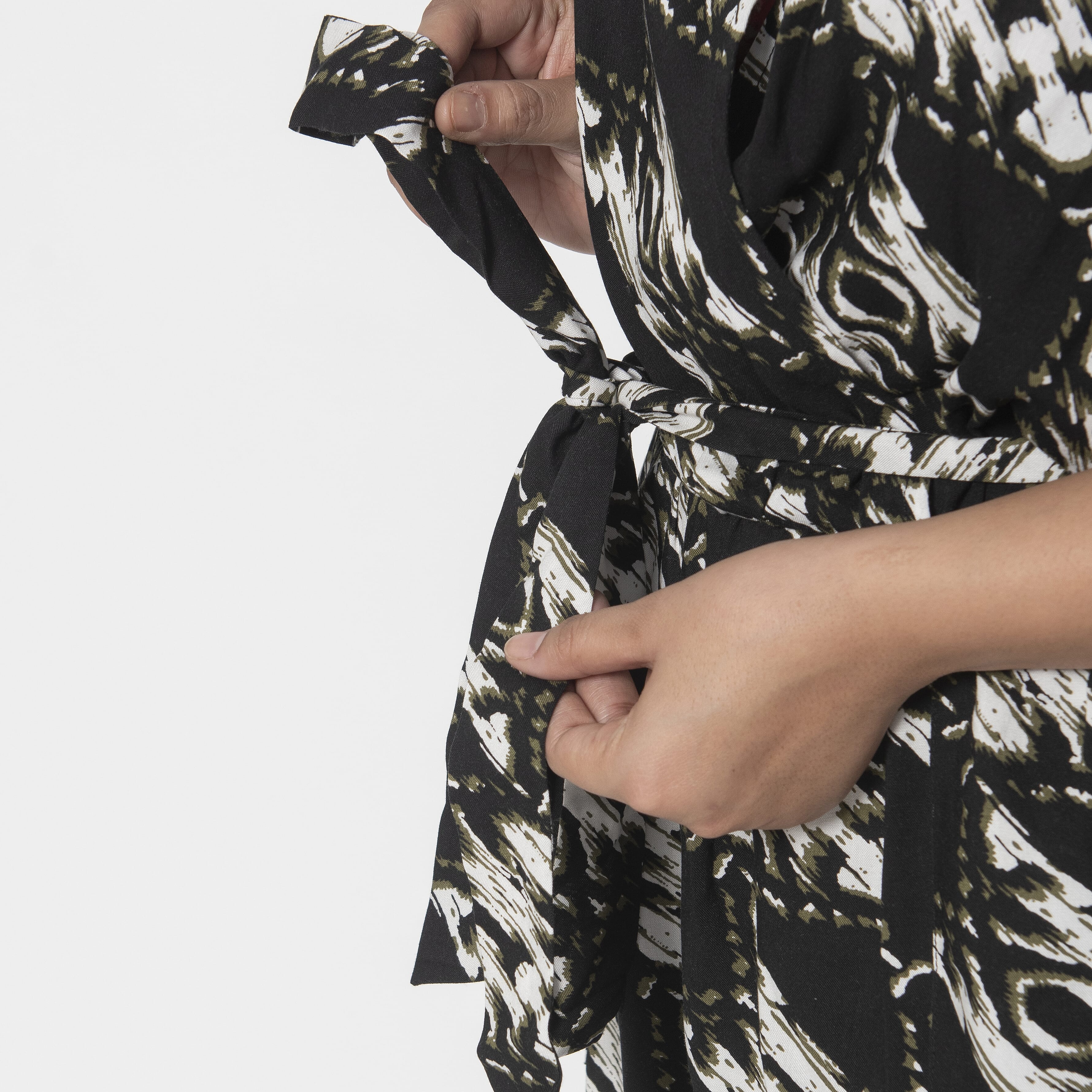 La Marey 100% Viscose Ikat Pattern Ladies Jumpsuit (Size S) - Black