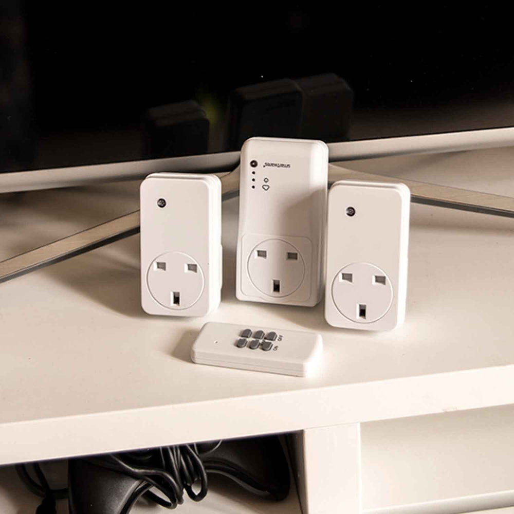 Smartware Remote Control Wireless 3 UK Plugs - White