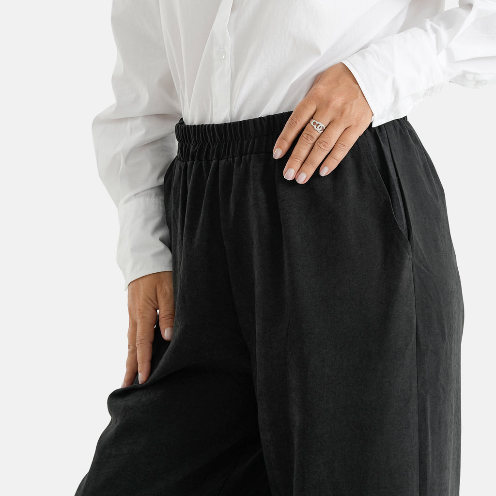 & Maisi Solid Jean and Pant/Trouser (Size - Large) - Black & Black_8477496_4