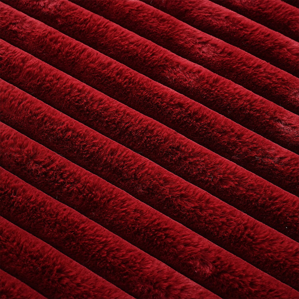 HUSH HAVEN Opulent High End Double Layer Rich Faux Fur Blanket 520 GSM (200 x 165 cm) - Burgundy