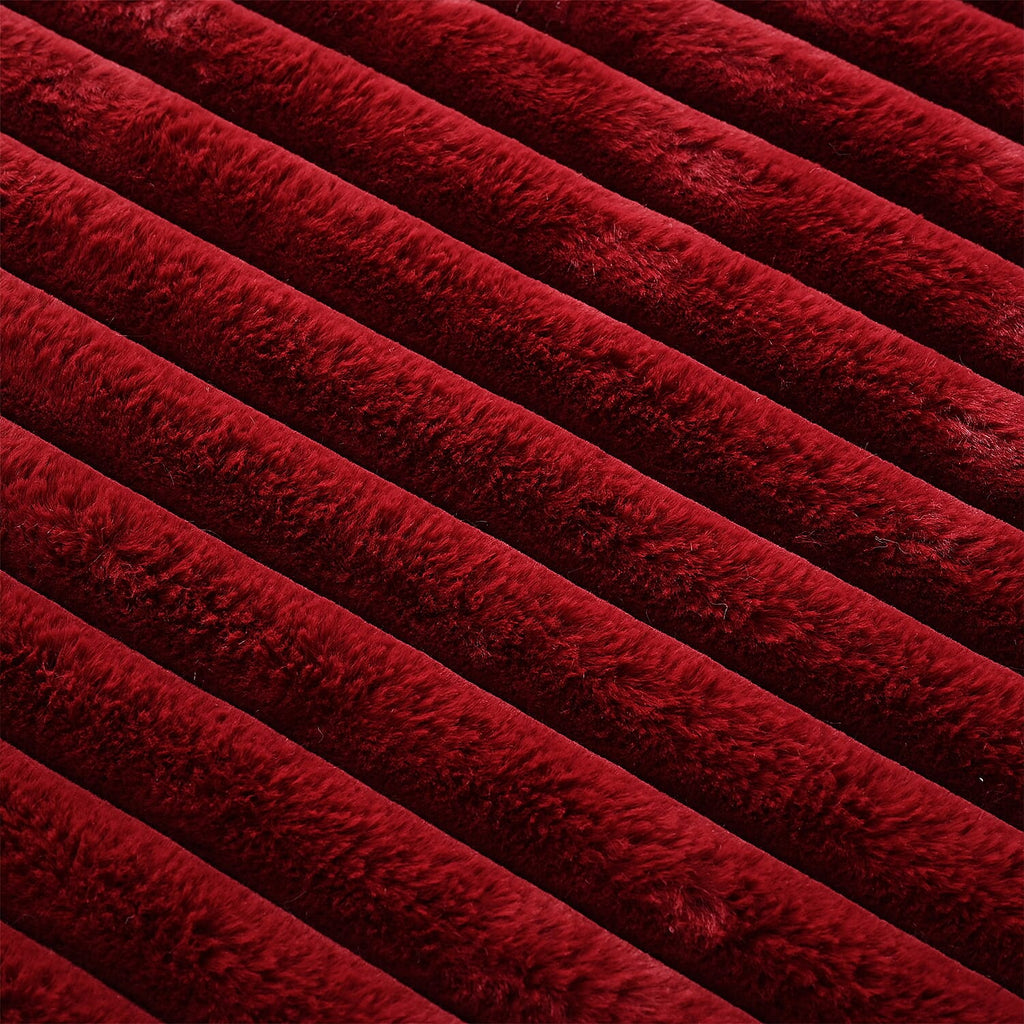 HUSH HAVEN Opulent High End Double Layer Rich Faux Fur Blanket 520 GSM (200 x 165 cm) - Burgundy