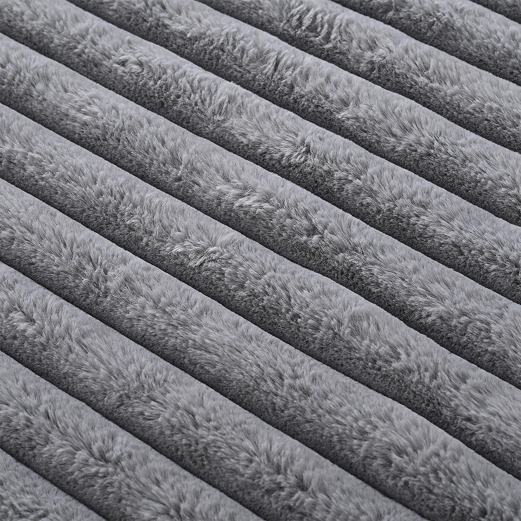 HUSH HAVEN Opulent High End Double Layer Rich Faux Fur Blanket 520 GSM (200 x 165 cm) -  Grey