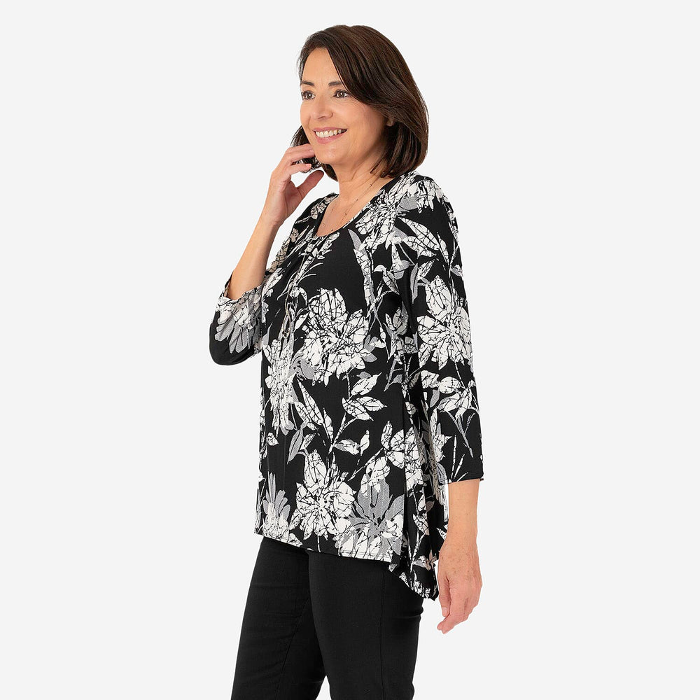Classic Hanky Hem Print Top with Necklace