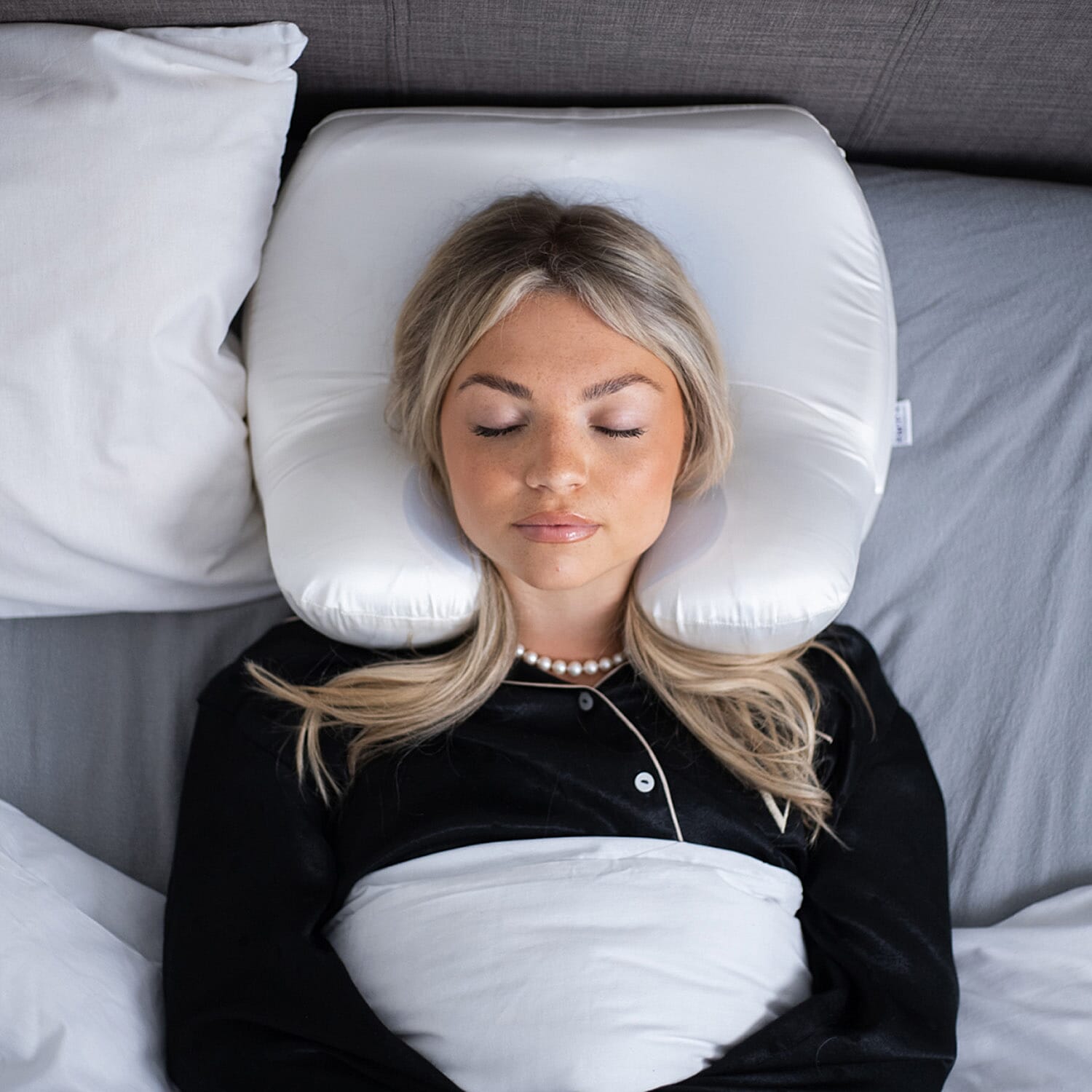 Closeout Deal Fresh Face Anti-Wrinkle Pillow With Silk Pilowcase. Clinically Proven to Reduce Lines and Wrinkles