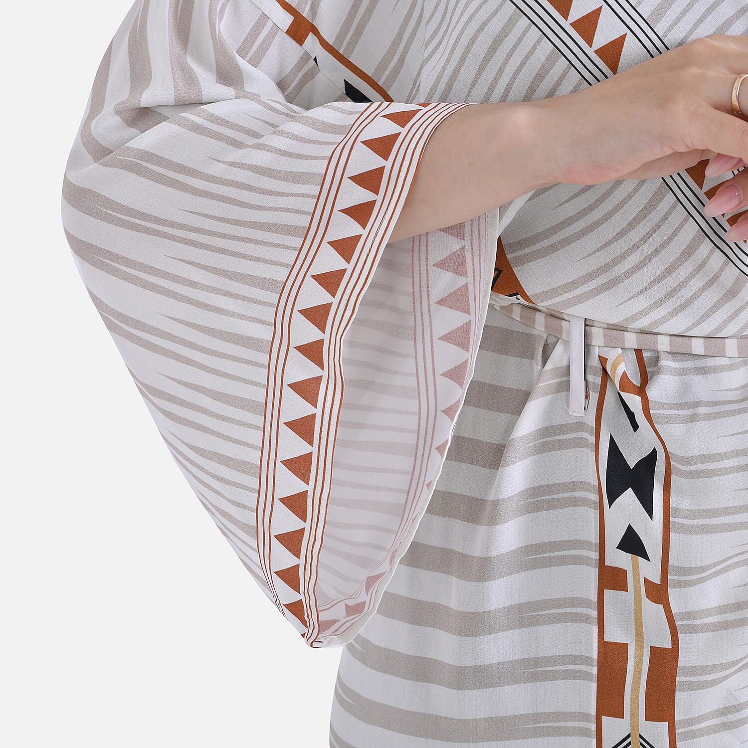 Closeout Deal- Stylish Long Sleeve Bohemian Print Long Kimono - Cream