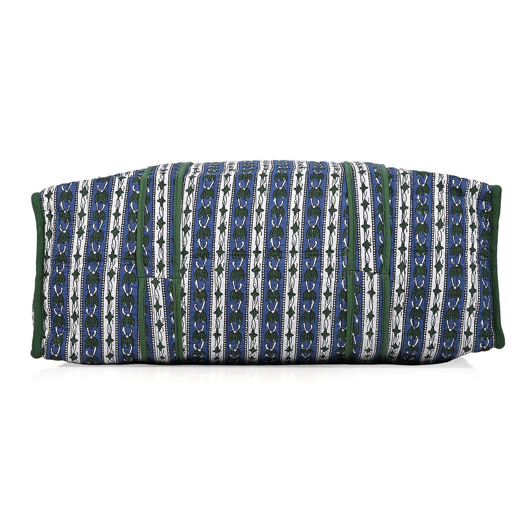 Quilted Fabric Stripe Pattern Tote Bag with Zipper Closure - White & Blue