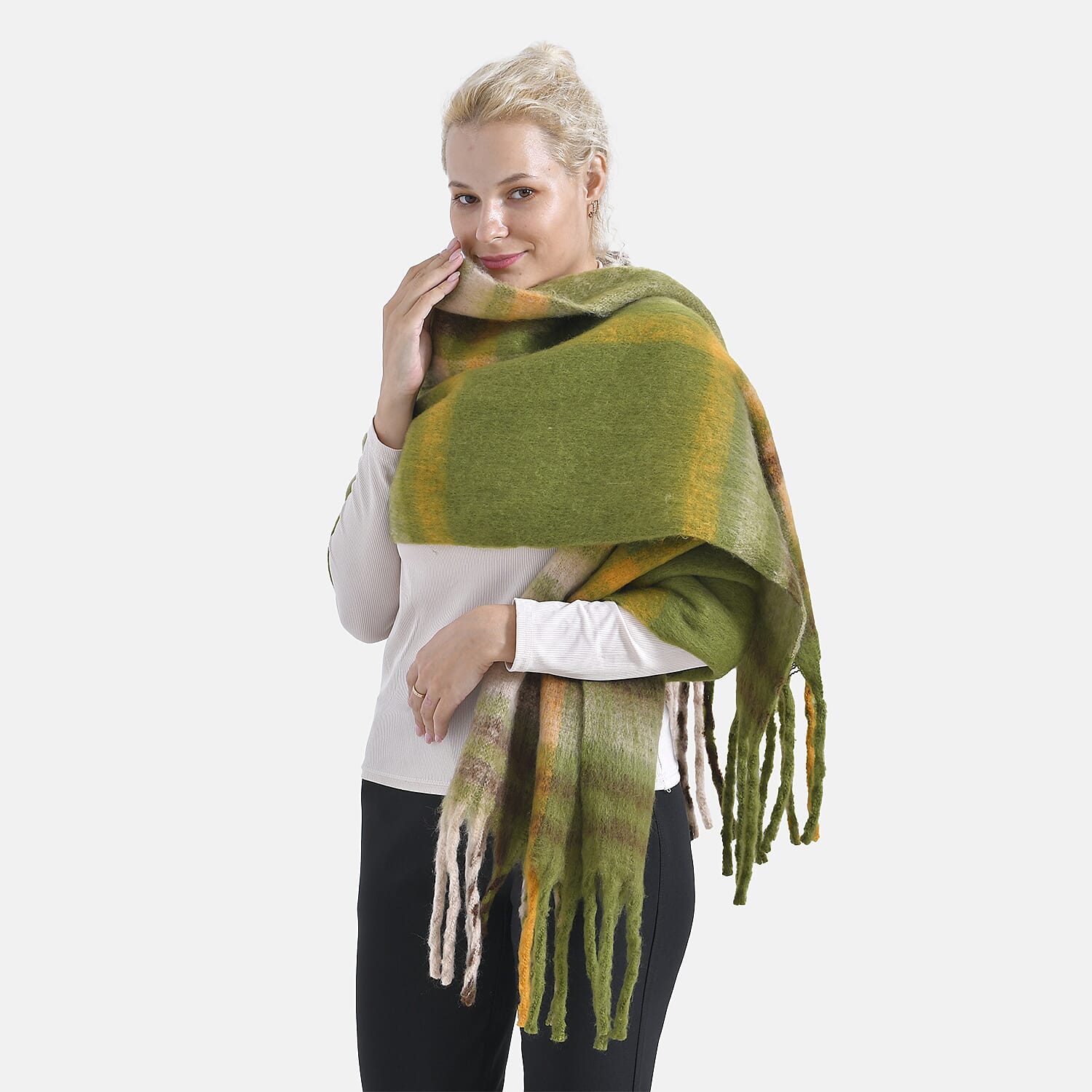 Cozy Checkered Winter Scarf with Fringes - Green