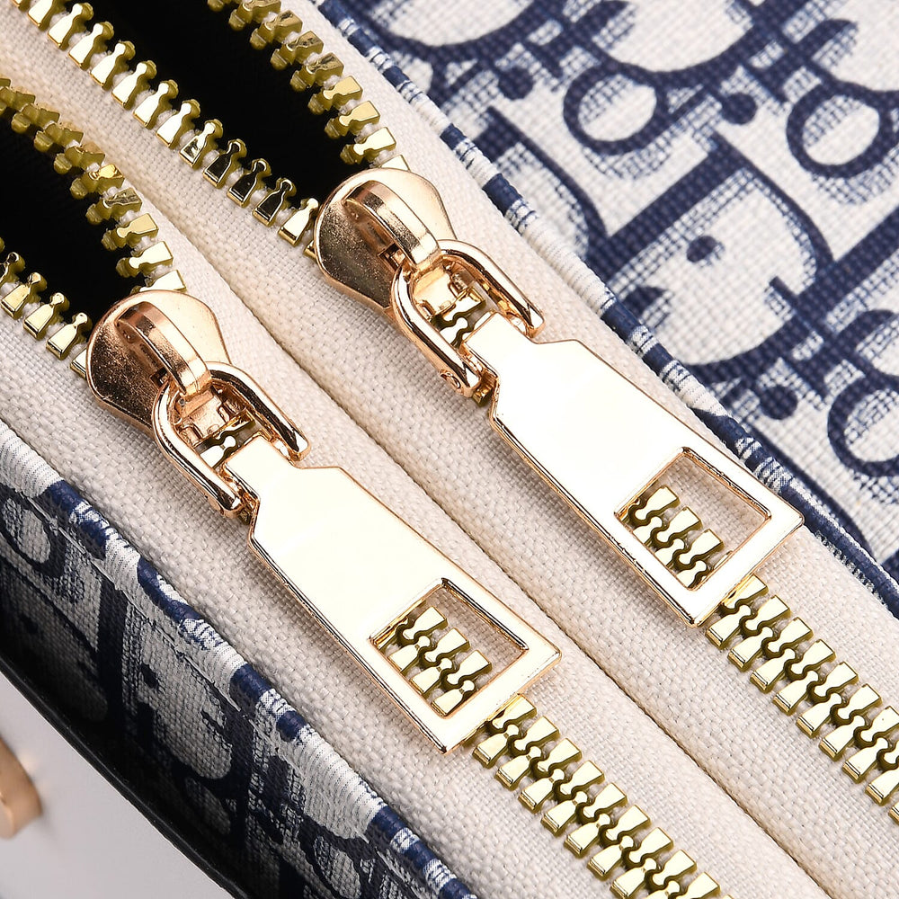 DESIGNER INSPIRED CLOSEOUT- D Letter Pattern Clutch Handbag - Blue