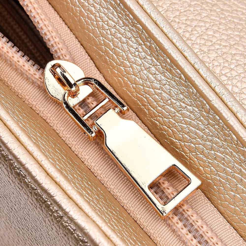 Elegant Metallic Gold Flap Crossbody Bag with Adjustable Strap