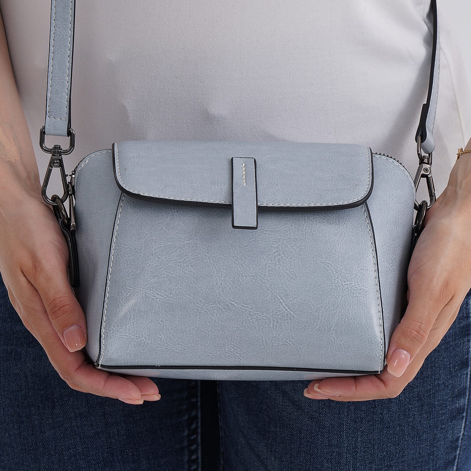 Sumptuous quality 100% Genuine Leather Crossbody Bag - Light Blue