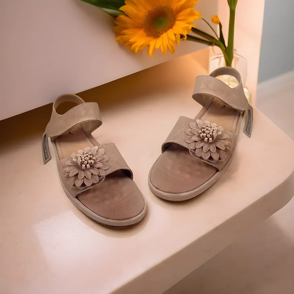 Ladies Sandal (Size 4) - Beige