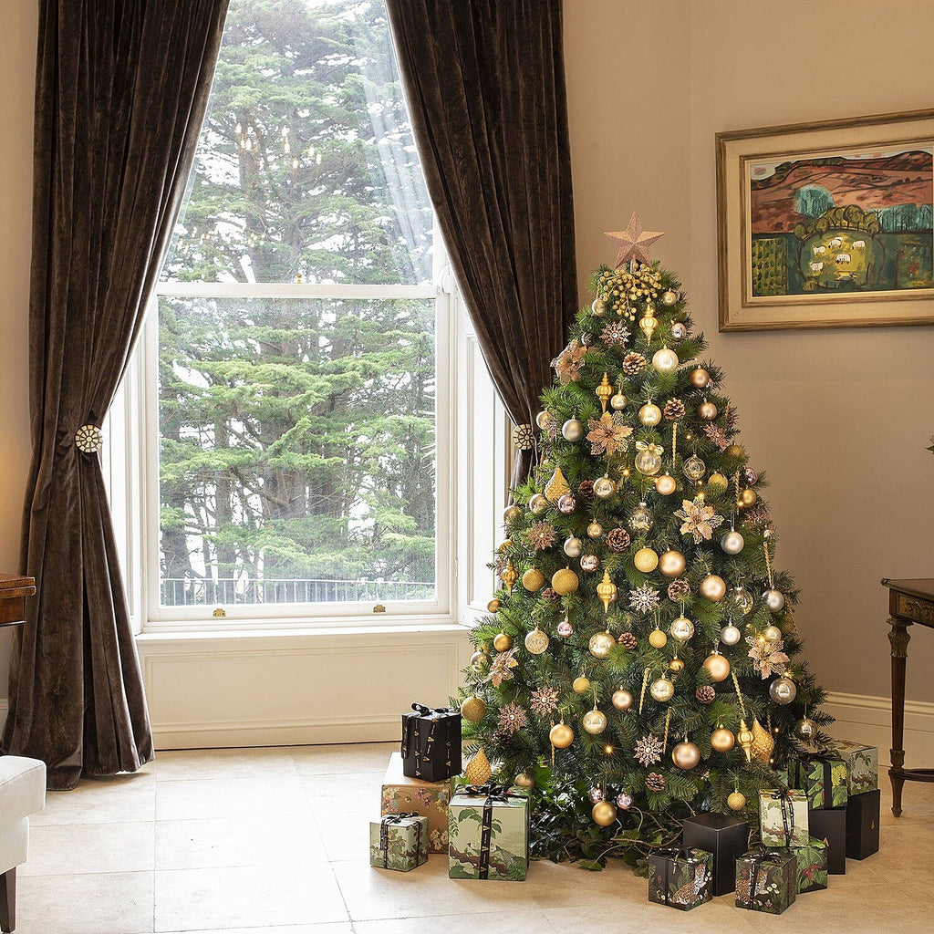 6.5ft Silver Mist Christmas Tree - Includes 120 Silver & White Decorations & 120 Clear Lights 1014 Tips - Diameter 122cm