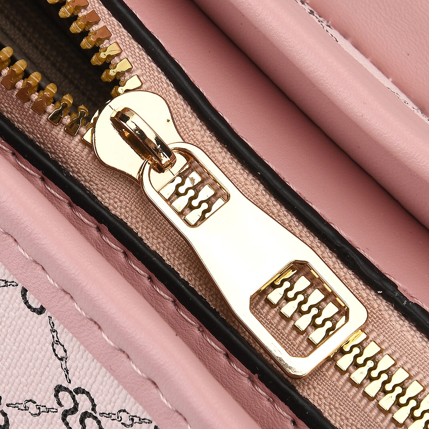 DESIGNER INSPIRED - Diamond Pattern Crossbody Bag with Chain Detail Strap - Pink