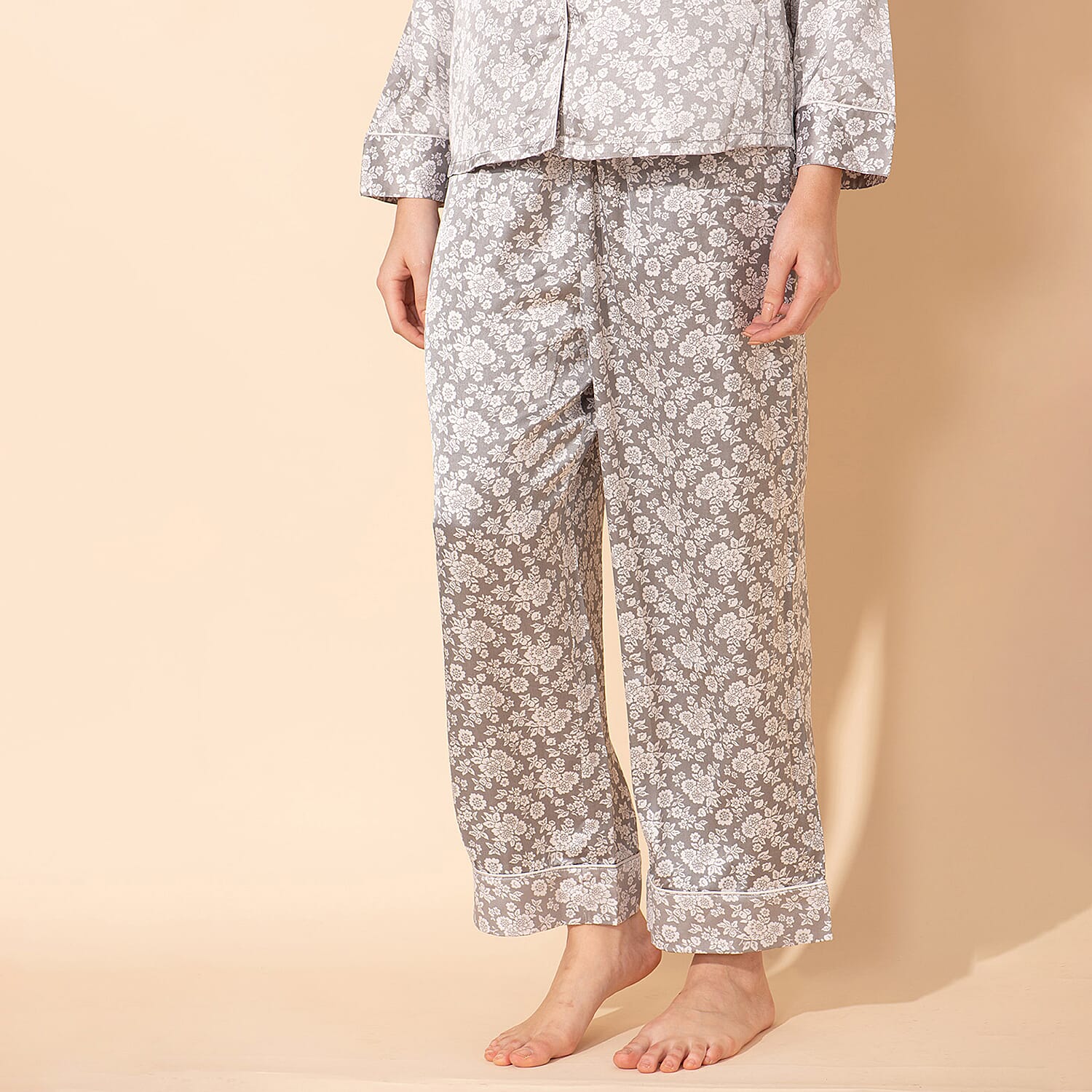 Doorbuster - TAMSY Floral Pattern Silk Like Nightwear Set (Size XXL) - Grey & White