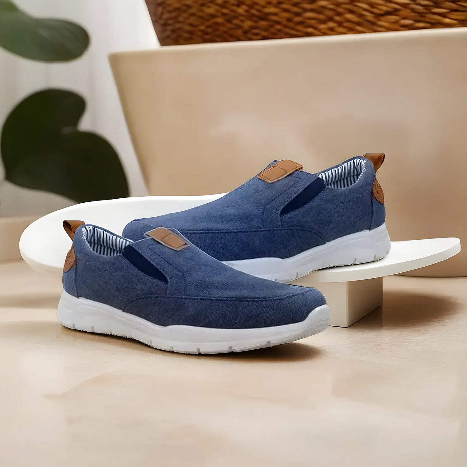 Mens Shoe (Size 7) - Blue