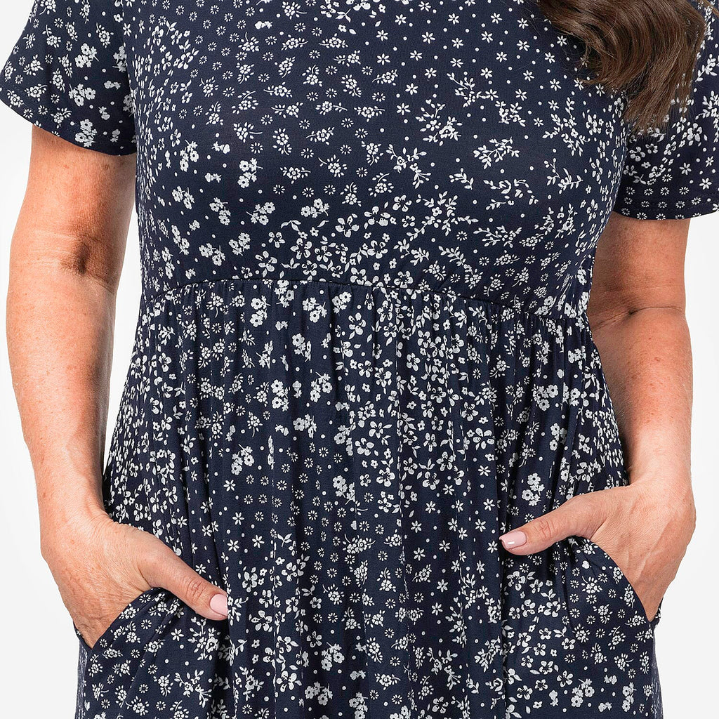 EBCSO Emelia Floral Printed Midi Dress (96% Viscose, 4% Elastane) - Navy - Size L