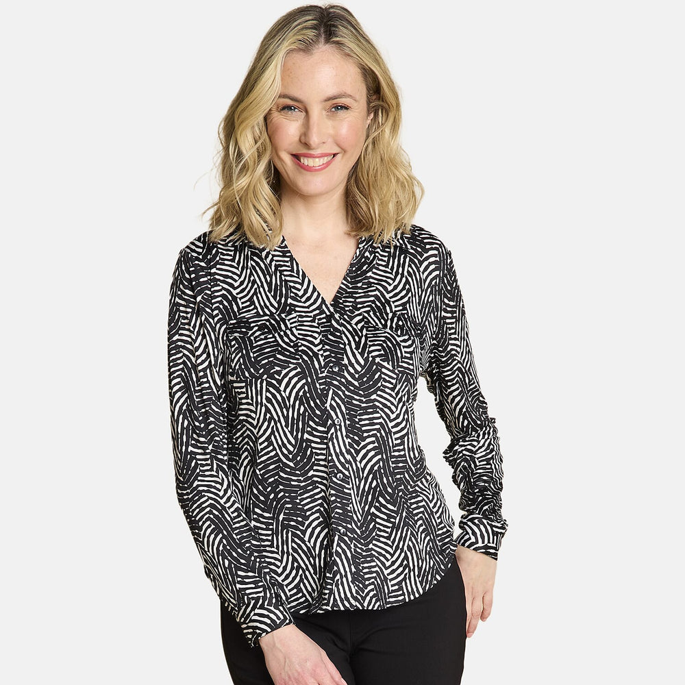 Emreco Long Sleeve Wave Print Classic Collar Pocket Blouse (Size 14) - Black & White