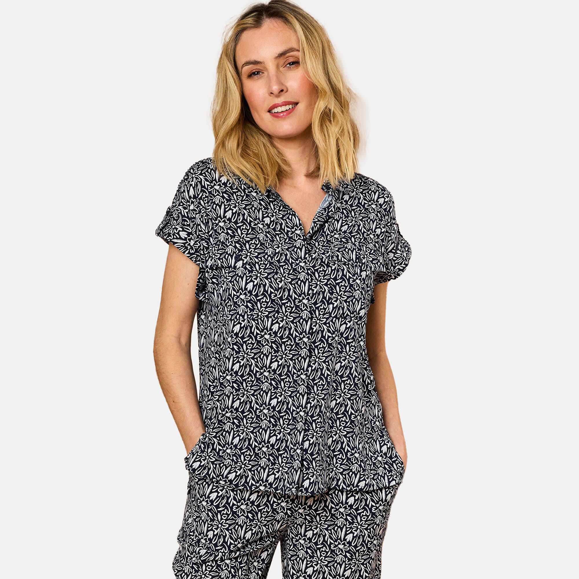 Emreco 100% Viscose Roll Sleeve Relaxed Fit Print Blouse (Size 18) - Navy