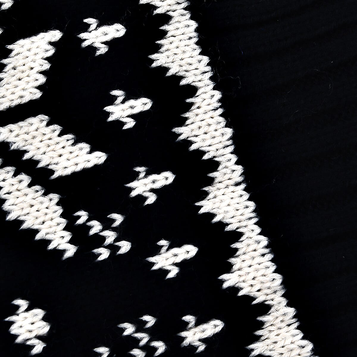 Fairisle Reversible Knit Scarf (Size 138x18 Cm) - Dark Blue & Cream