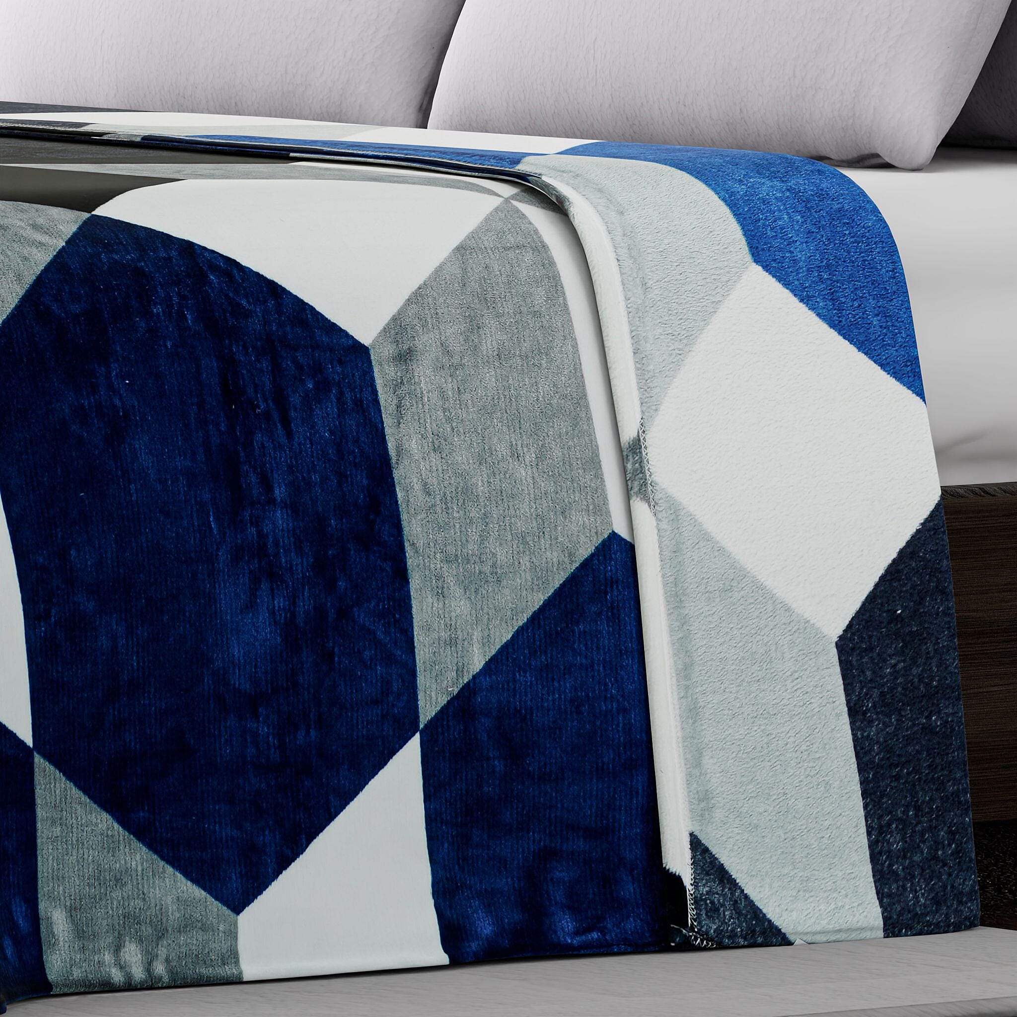 Flannel Printed Blanket - Large - 200 GSM - Blue