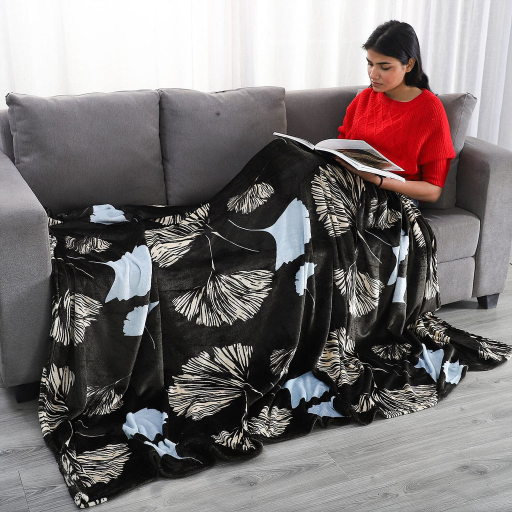 Flannel Printed Blanket (Size 200x1 cm) - Multi Color & Multicolor