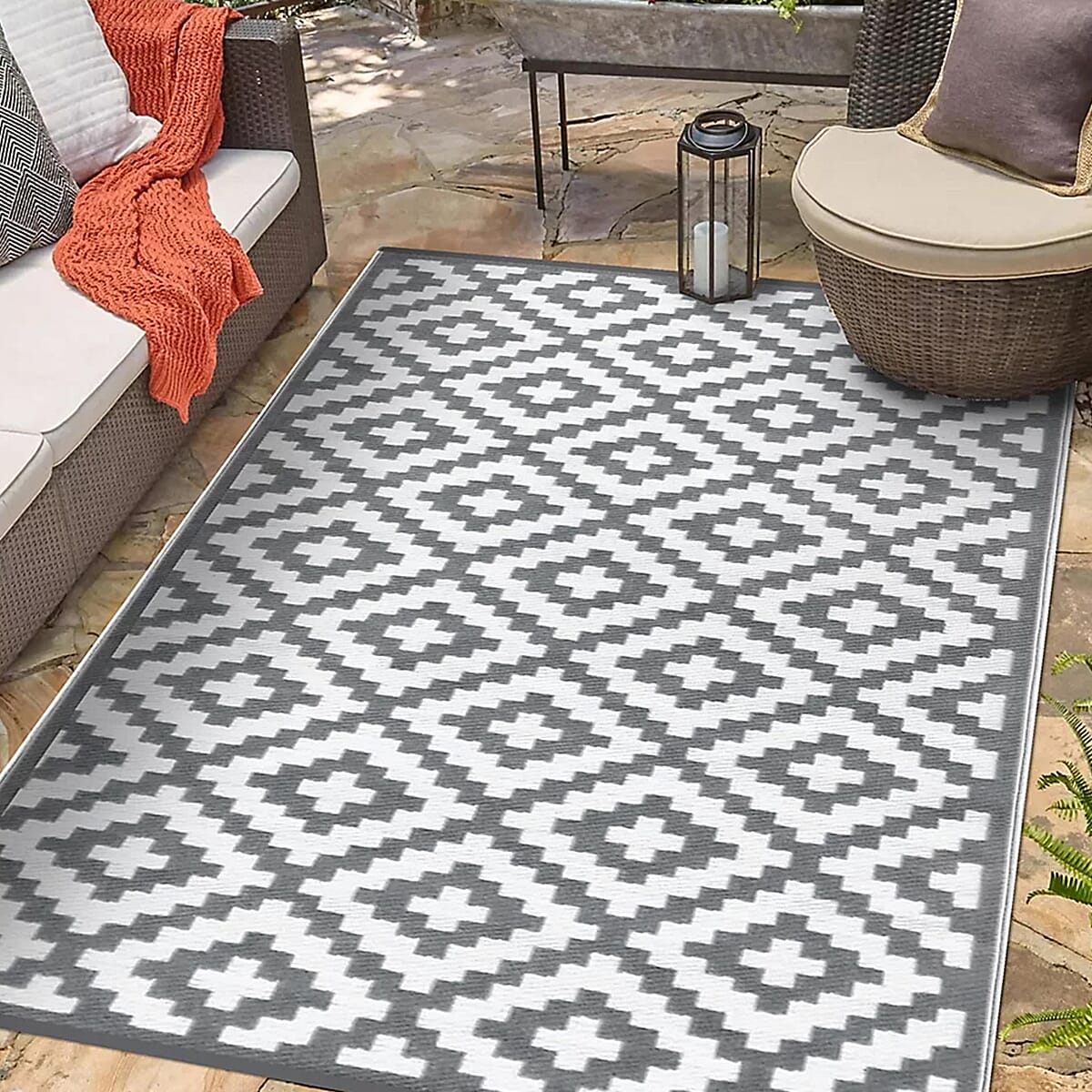Green Decore Geometric Pattern Lightweight Reversible Stain Proof Outdoor Rug (150X90cm) - Grey - White