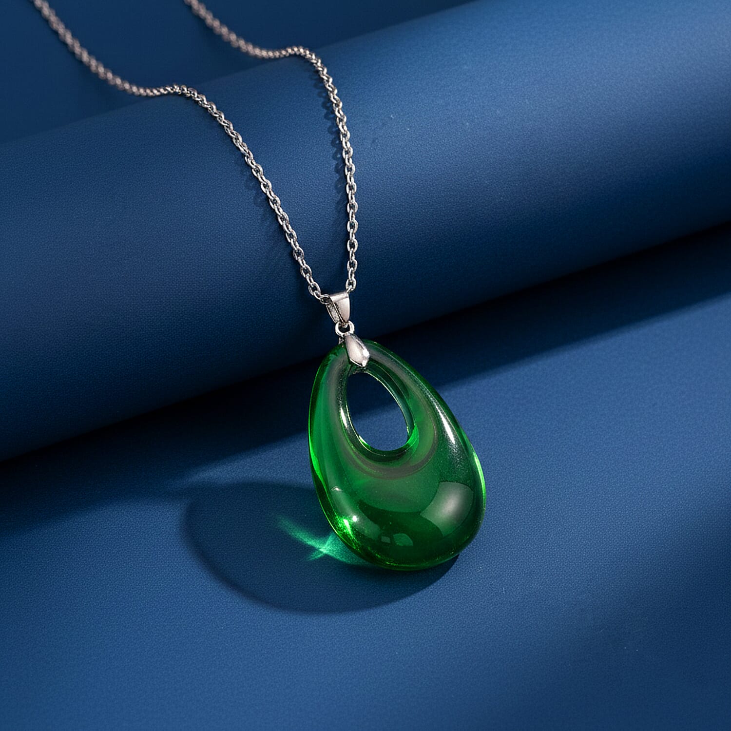 RC01-17 Pendant with Chain (Size 24) Pure White Stainless Steel