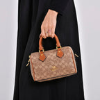 Guanchi Crossbody Bag with Exterior Zipped Pocket, Handle Drop - Shoulder Strap - Brown