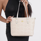 GUANCHI Tote Bag with Detachable Coin Pouch - Off White