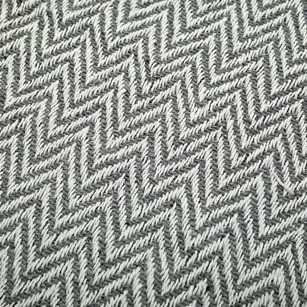 Cotton Chevron Throw Blanket (Size 130 x 160 cm) - Grey