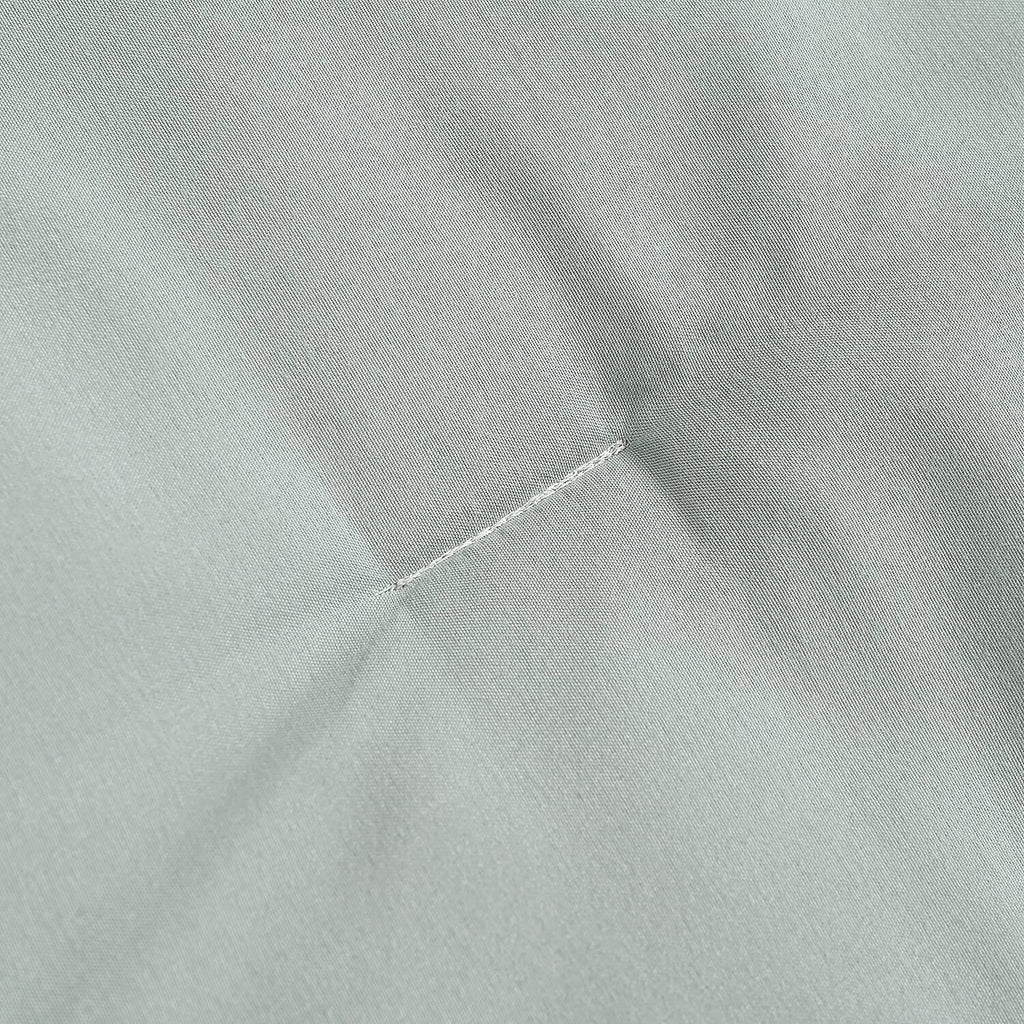 Boutique Bedding Collection - Lightweight Leaf Design Comforter With 2 Pillowcases (Size Double)