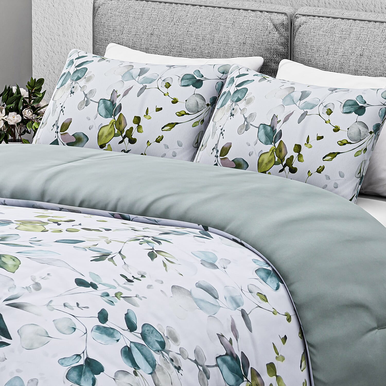 Boutique Bedding Collection - Lightweight Leaf Design Comforter With 2 Pillowcases (Size King)