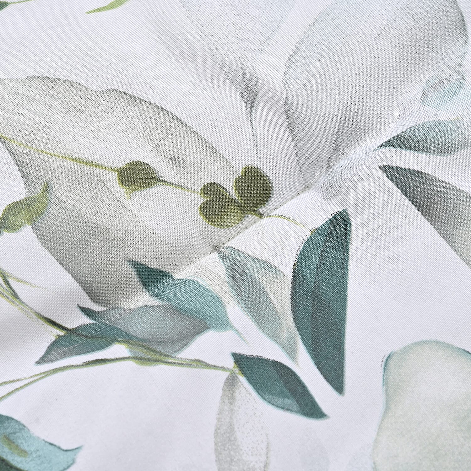 Boutique Bedding Collection - Lightweight Leaf Design Comforter With 2 Pillowcases (Size King)