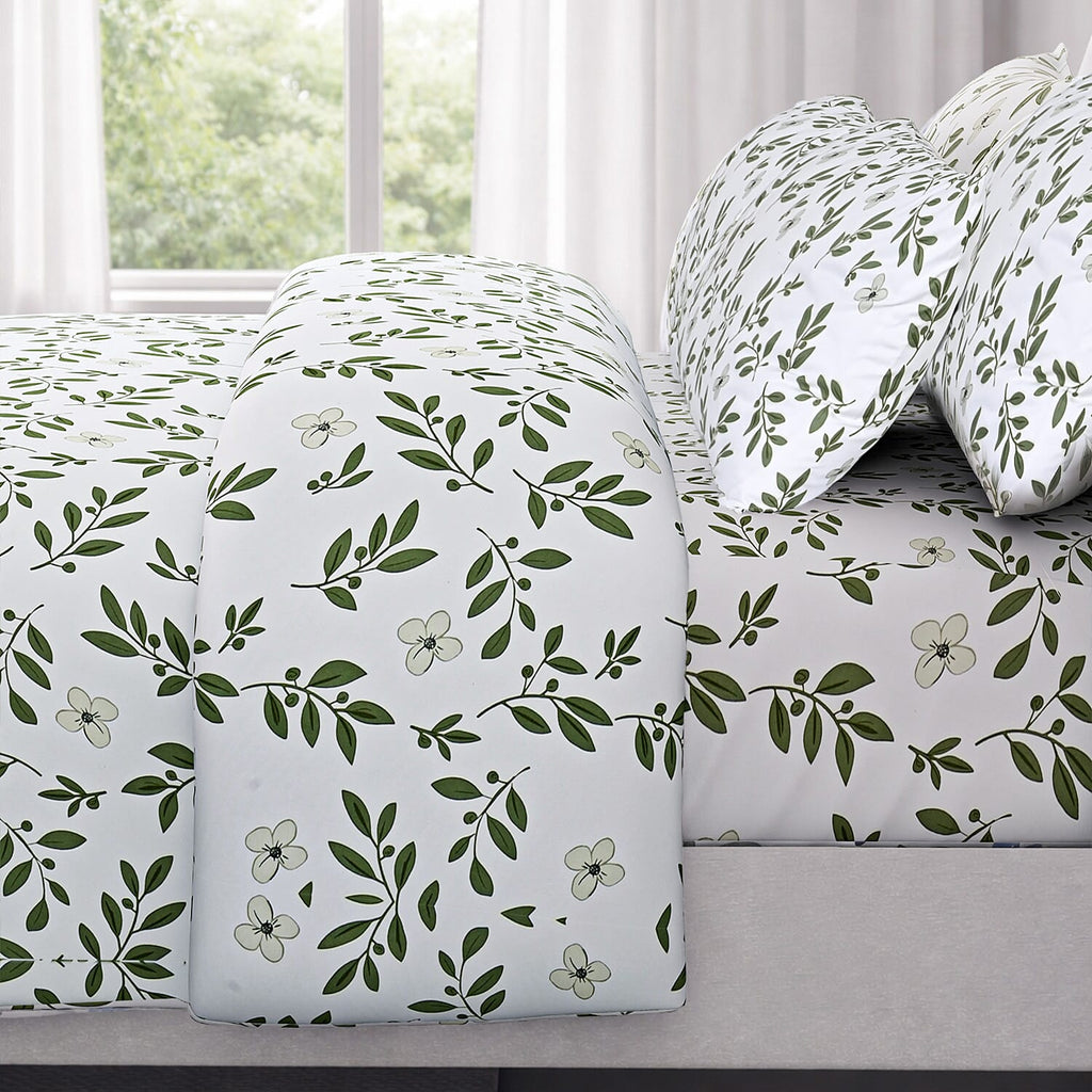 Hush Haven 6-Piece Floral Digital Print Duvet Set - inc. Reversible Quilt Cover, Fitted Sheet, 2 Housewife Pillowcases and 2 Oxford Pillowcases (200 x 200cm) - Green - White