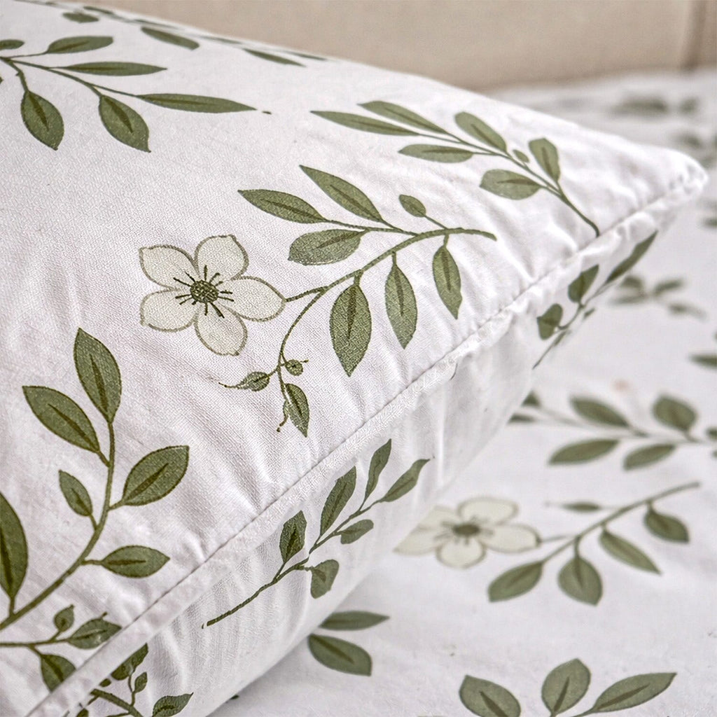 Hush Haven 6-Piece Floral Digital Print Duvet Set - inc. Reversible Quilt Cover, Fitted Sheet, 2 Housewife Pillowcases and 2 Oxford Pillowcases (200 x 200cm) - Green - White