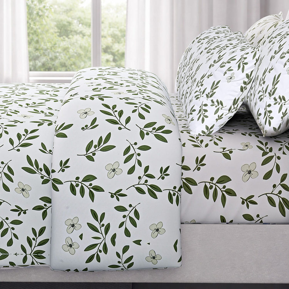 Hush Haven 6-Piece Floral Digital Print Duvet Set - inc. Reversible Quilt Cover, Fitted Sheet, 2 Housewife Pillowcases and 2 Oxford Pillowcases (225 x 220cm) - Green - White
