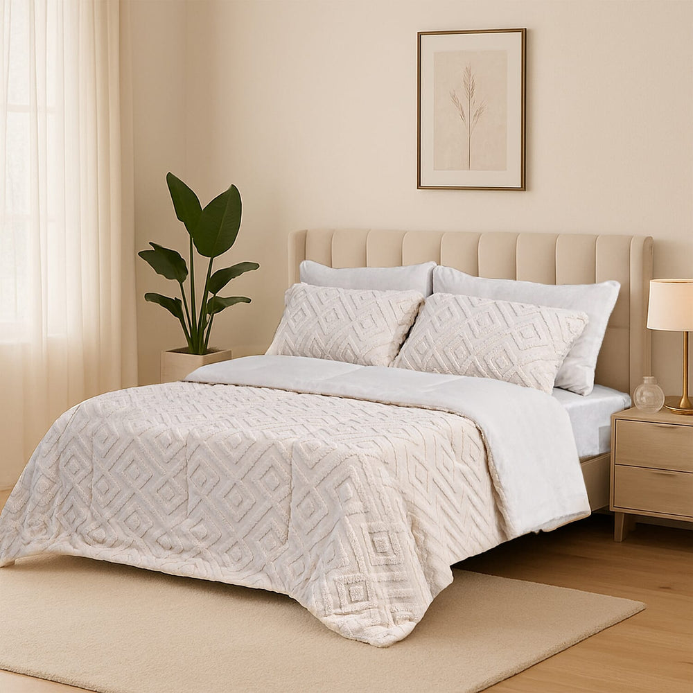 Hush Haven Super Soft Teddy Fleece 6-Piece Comforter Set - Inc. 2 Taffeta Jacquard - 2 Crystal Velvet Pillowcases, Fitted Sheet and a Comforter (Double) - White