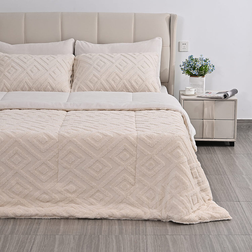 Hush Haven Super Soft Teddy Fleece 6-Piece Comforter Set - Inc. 2 Taffeta Jacquard - 2 Crystal Velvet Pillowcases, Fitted Sheet and a Comforter (Double) - White