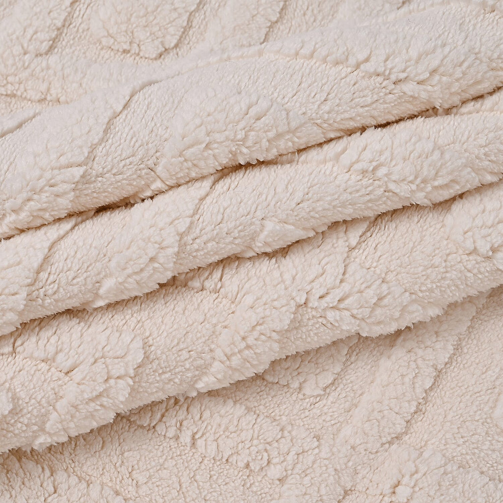 Hush Haven Super Soft Teddy Fleece 6-Piece Comforter Set - Inc. 2 Taffeta Jacquard - 2 Crystal Velvet Pillowcases, Fitted Sheet and a Comforter (Double) - White