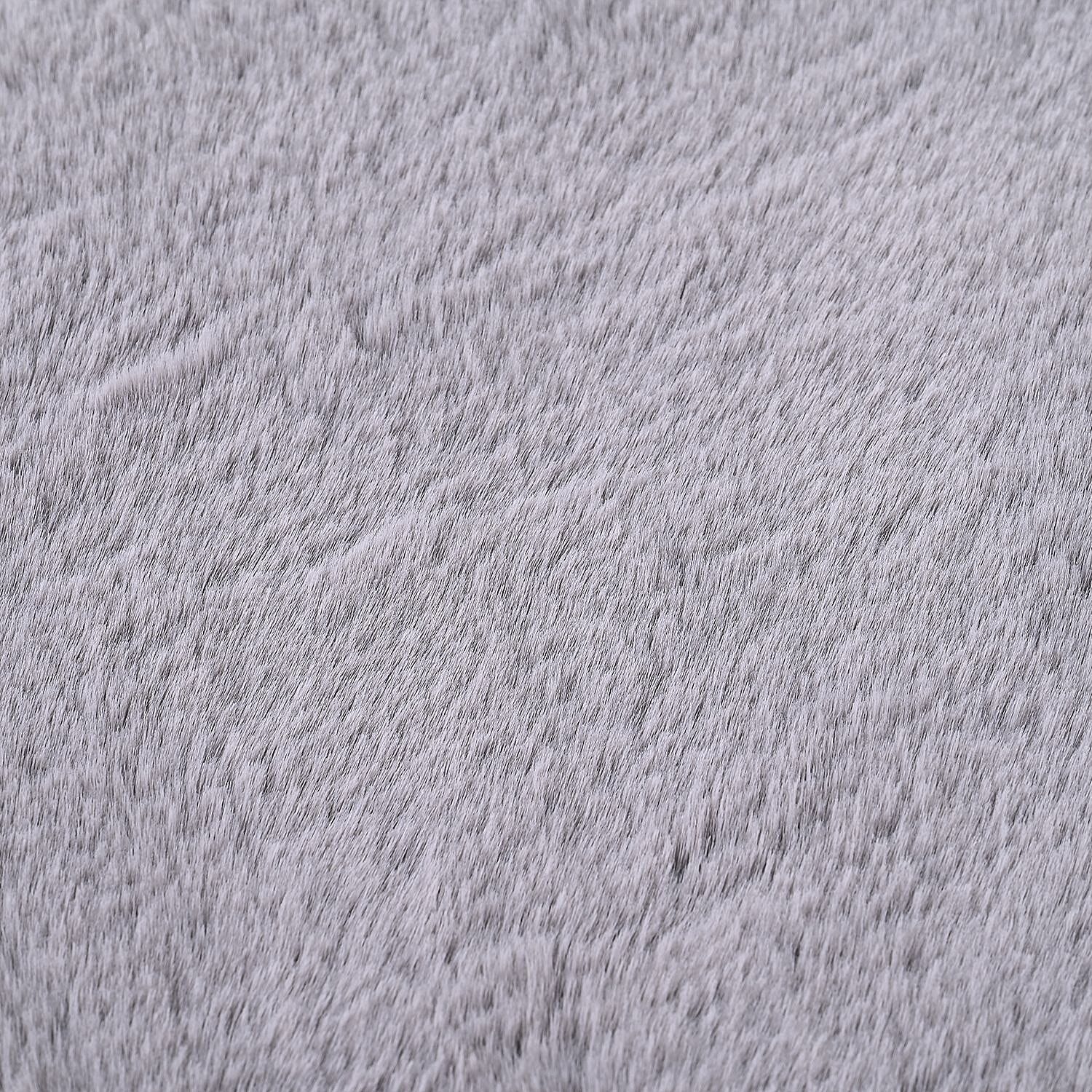 HUSH HAVEN Cosy Faux Fur Accent Rug (90 x 60 cm) - Grey