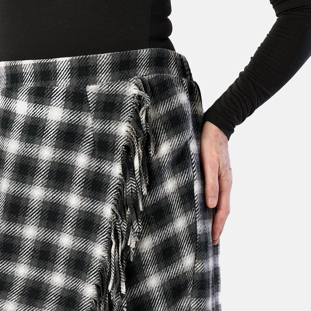 Check Pattern Asymmetric Hem Midi Skirt (Size S) - Black