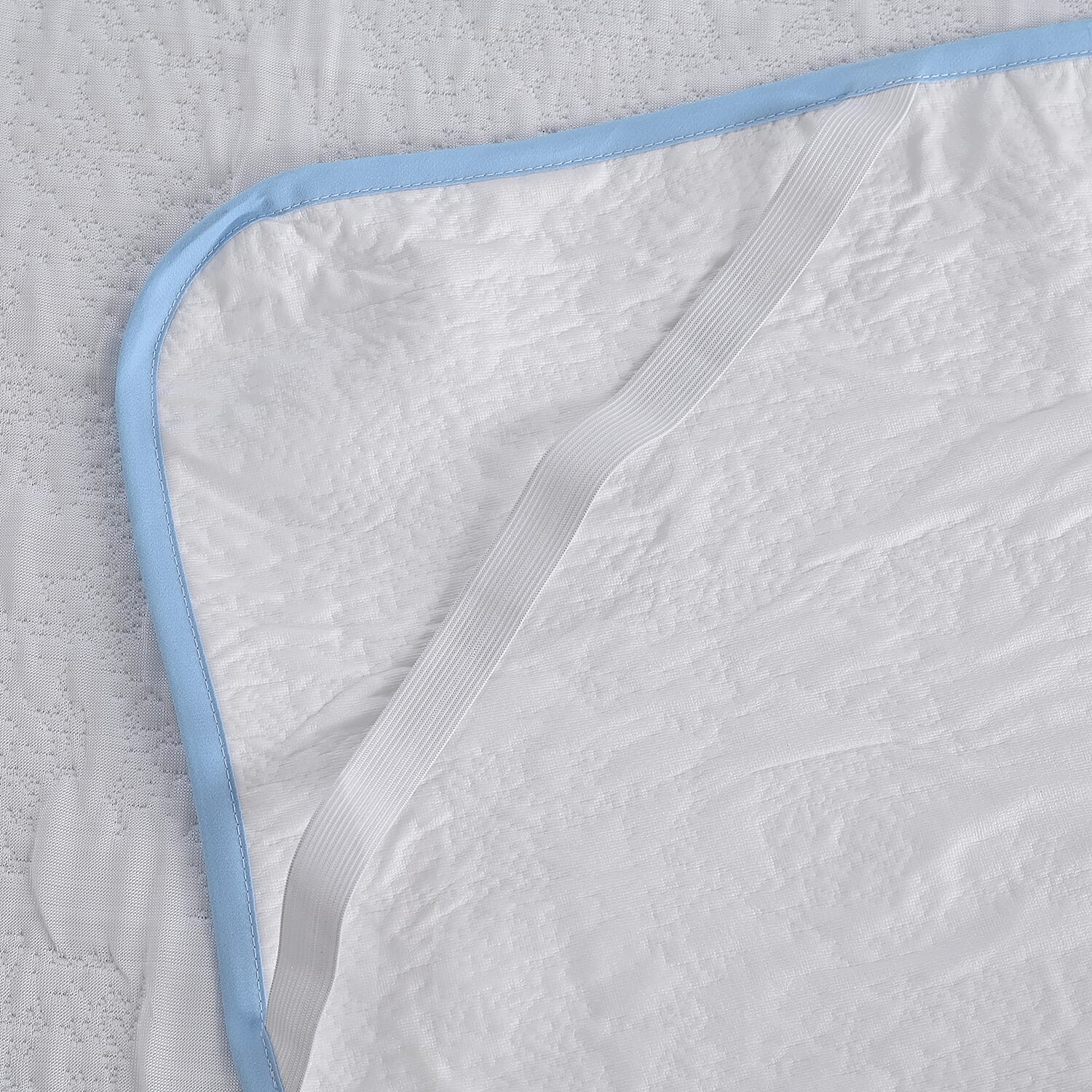 Luxury Cooling Jaquard Waterproof Mattress Protector - With Anchor Band Fit (Machine Washable) - Size Double