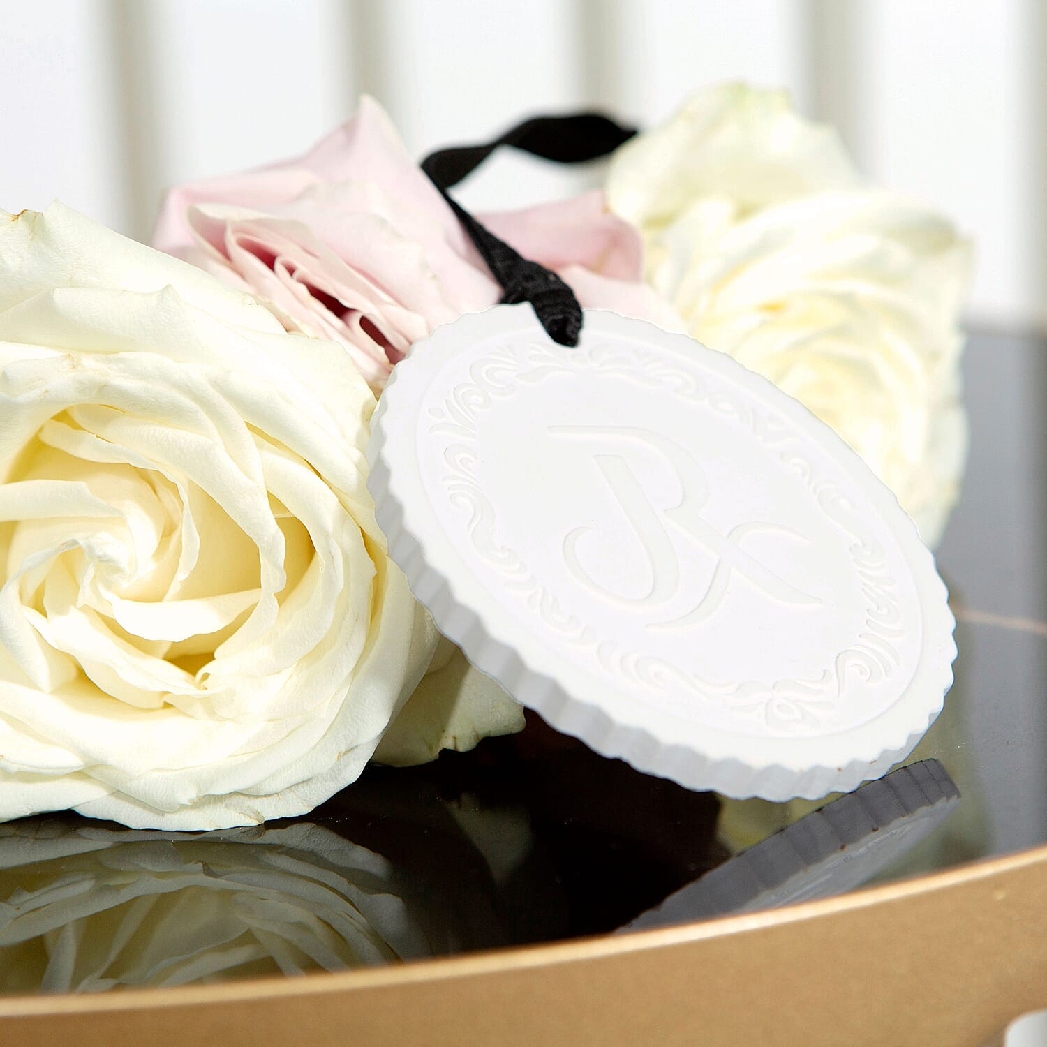 Laurelle Janet Reger Hanging Fragrance Disc - White